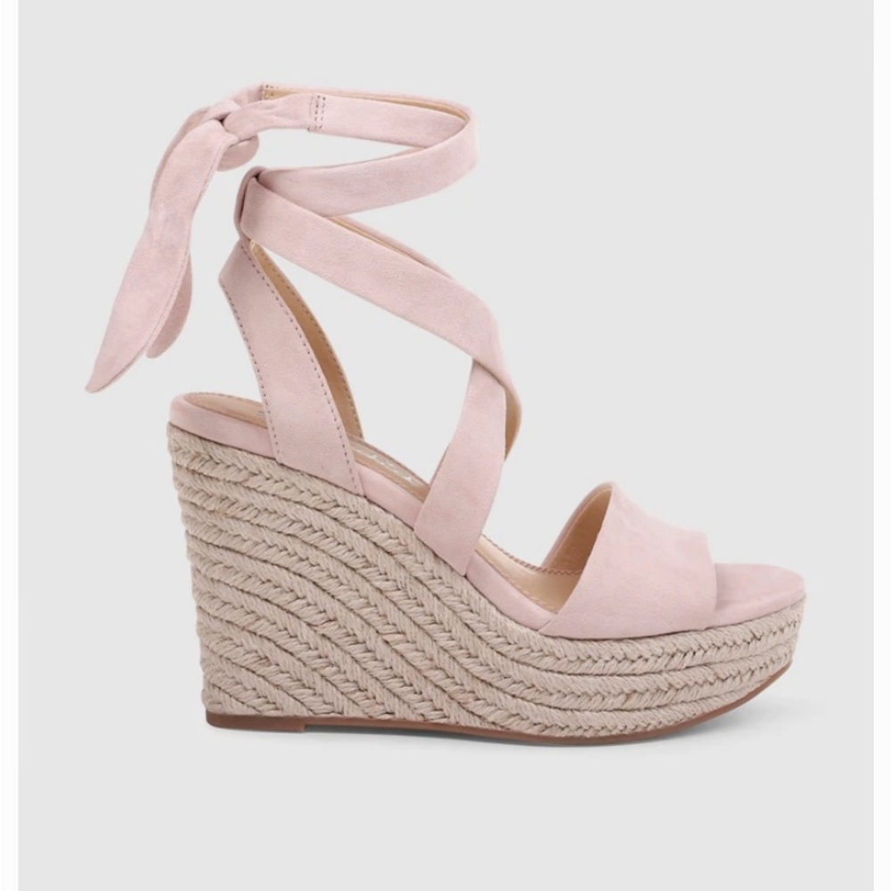 Tessie suede wedge in blush 🎀